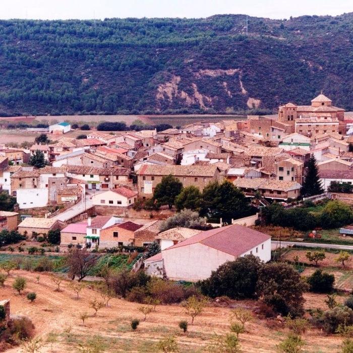 Vista de Biscarrués desde las canteras